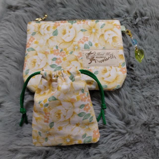 ★黄色★薔薇柄♪ポケットティッシュ入れに♪ファスナーポーチ★カード入れに♪ < 女性ファッション ★黄色★薔薇柄♪ポケットティッシュ入れに♪ファスナーポーチ★カード入れに♪ < 女性ファッションの