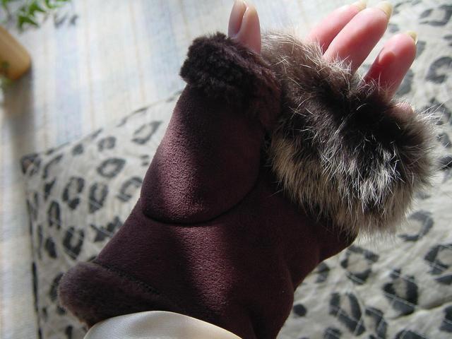 ラビ毛付きあったか指先フリー手袋 < 女性ファッション  ラビ毛付きあったか指先フリー手袋 < 女性ファッションの