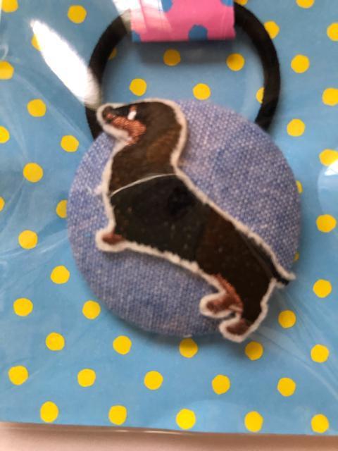 ハンドメイド ヘアゴム 特大 くるみボタン かわいいダックスちゃん♪ < 女性ファッション  ハンドメイド ヘアゴム 特大 くるみボタン かわいいダックスちゃん♪ < 女性ファッションの