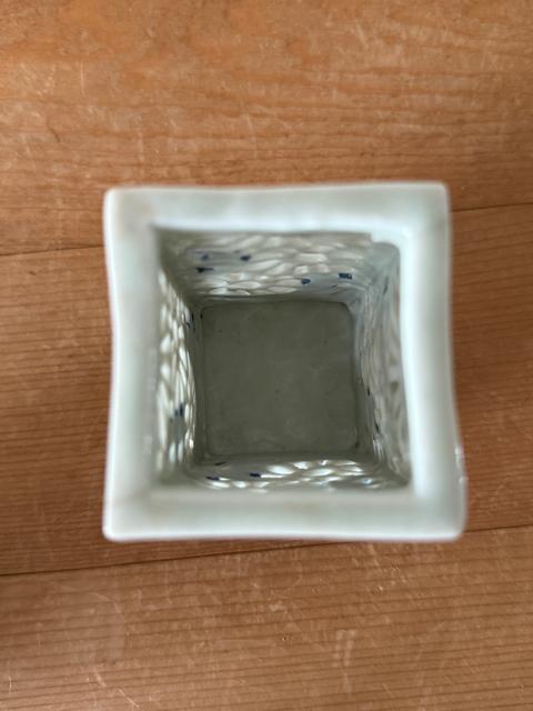 古平戸 透かし菊 筆筒 筆立 透かし彫り 箸立 明治 伊万里 白磁 染付 骨董 < インテリア/ライフ 古平戸 透かし菊 筆筒 筆立 透かし彫り 箸立 明治 伊万里 白磁 染付 骨董 < インテリア/ライフの