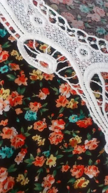 Lサイズ!胸元レース刺繍花柄コークンチュニック!ポケットあり!新品! < 女性ファッション  Lサイズ!胸元レース刺繍花柄コークンチュニック!ポケットあり!新品! < 女性ファッションの