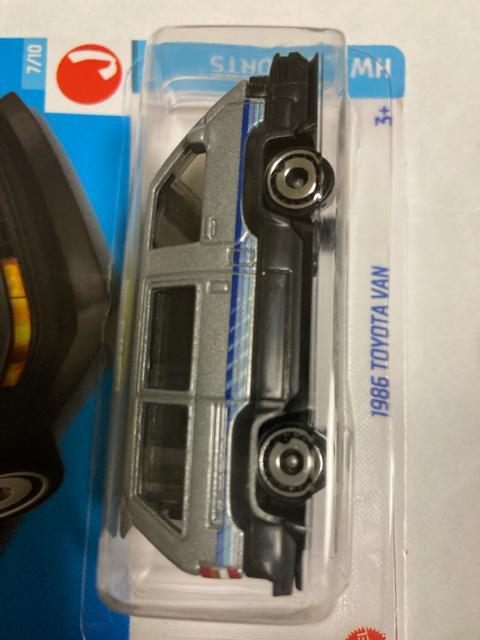 ホットウィール・1986 トヨタバン シルバー(他も出品中) < ホビー  ホットウィール・1986 トヨタバン シルバー(他も出品中) < ホビーの