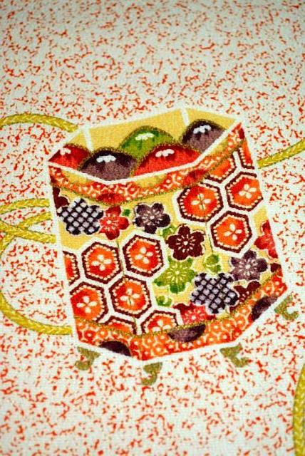 小紋 中古 着物 送料無料 身丈159.5cm 裄丈64.5cm 最高級 新品同様 縮緬 ろうけつ染め 貝桶花文 正絹 T3585 < 女性ファッション  小紋 中古 着物 送料無料 身丈159.5cm 裄丈64.5cm 最高級 新品同様 縮緬 ろうけつ染め 貝桶花文 正絹 T3585 < 女性ファッションの