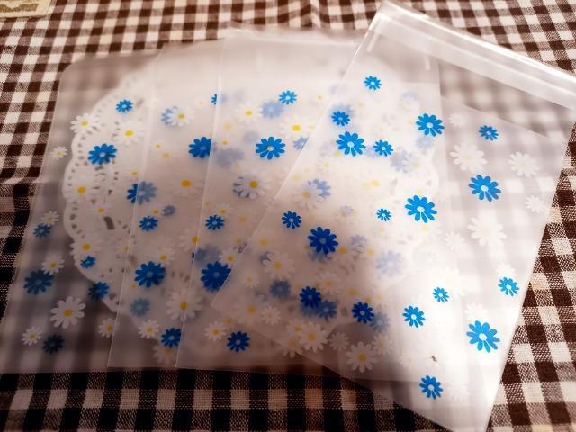 お裾分け☆青と白のお花柄ラッピング袋4枚☆ < インテリア/ライフ  お裾分け☆青と白のお花柄ラッピング袋4枚☆  < インテリア/ライフの