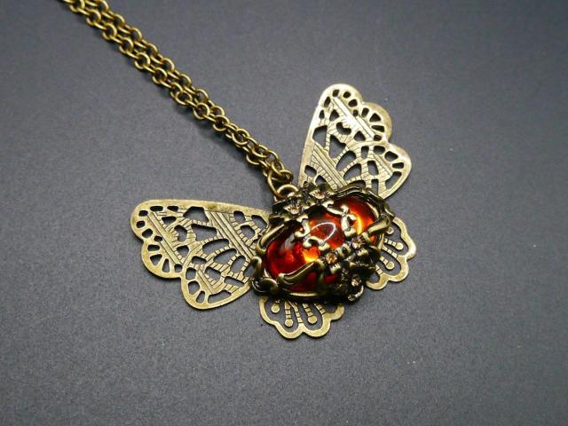 新品 summoning アンティーク調 ゴシック飴色ストーン蝶ネックレス ヴィクトリアン ヴィンテージ < 女性アクセサリー/時計 新品 summoning アンティーク調 ゴシック飴色ストーン蝶ネックレス ヴィクトリアン ヴィンテージ < 女性アクセサリー/時計の