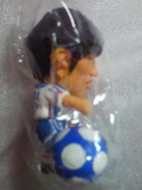 サッカー 中村俊輔 横浜F・マリノス ユニフォーム 姿 背番号 10 ボールキック フィギュア < ホビー  サッカー 中村俊輔 横浜F・マリノス ユニフォーム 姿 背番号 10 ボールキック フィギュア < ホビーの