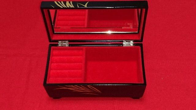 ☆新品☆マルセイアート☆オルゴール付ジュエルボックス☆黒塗金蘭☆曲:荒城の月☆ < インテリア/ライフ  ☆新品☆マルセイアート☆オルゴール付ジュエルボックス☆黒塗金蘭☆曲:荒城の月☆ < インテリア/ライフの