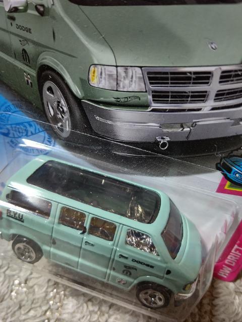 HW '21 US�J�[�h ���[���A�C�Y �_�b�W�o��  ���J�� �� �z�r�[�� 