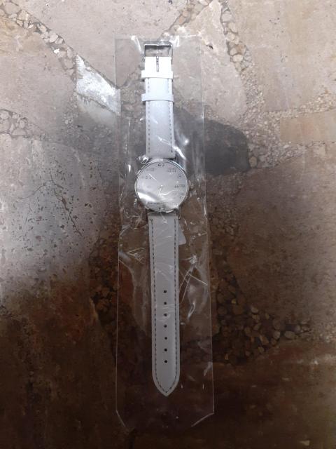 新品未使用 男女兼用腕時計 計算式 白 < 女性アクセサリー/時計  新品未使用 男女兼用腕時計 計算式 白 < 女性アクセサリー/時計の