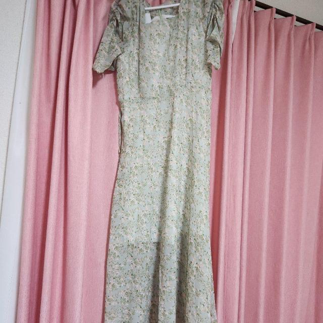 新品未使用 グリーン花柄ロングワンピース サイズ→M < 女性ファッション  新品未使用 グリーン花柄ロングワンピース サイズ→M  < 女性ファッションの