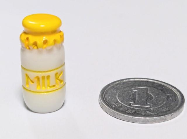 ミニチュア★牛乳瓶@★イエロー★ミルク★MILK★色違いあります♪ドールハウスに★ < おもちゃ  ミニチュア★牛乳瓶@★イエロー★ミルク★MILK★色違いあります♪ドールハウスに★  < おもちゃの