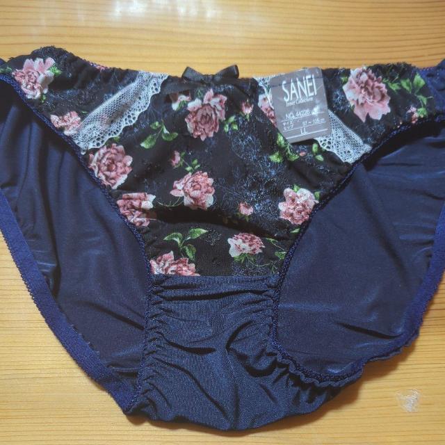 新品衣類 紺花柄 LL < 女性ファッション  新品衣類 紺花柄 LL  < 女性ファッションの