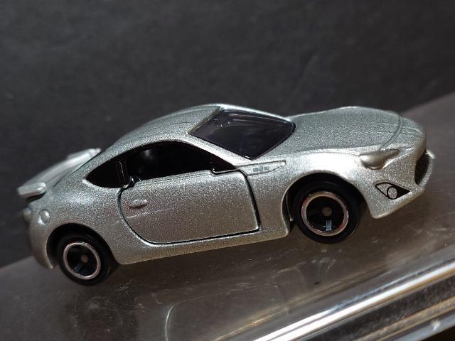 ��������ʃJ���[�Ԕ��g�~�J�S�U���g���^�W�U�� �� �z�r�[�� 