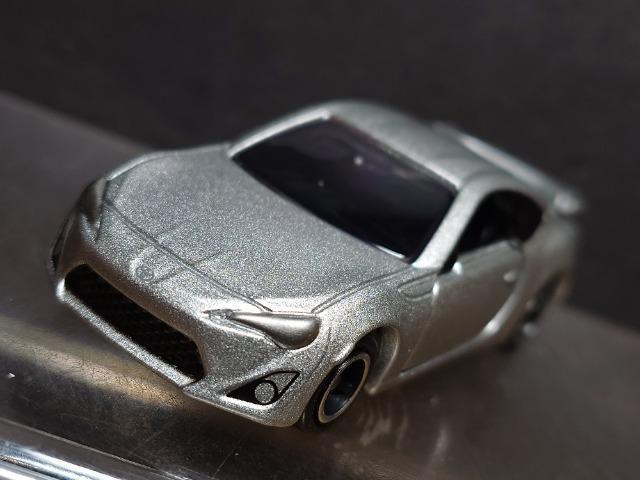 ��������ʃJ���[�Ԕ��g�~�J�S�U���g���^�W�U�� �� �z�r�[�� 