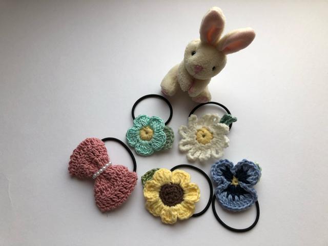 ハンドメイド  ヘアゴム 小さなお子様用 可愛いお花とリボン♪ < 女性ファッション  ハンドメイド  ヘアゴム 小さなお子様用 可愛いお花とリボン♪  < 女性ファッションの