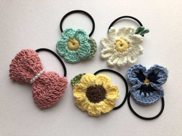 ハンドメイド  ヘアゴム 小さなお子様用 可愛いお花とリボン♪ < 女性ファッション  ハンドメイド  ヘアゴム 小さなお子様用 可愛いお花とリボン♪ < 女性ファッションの