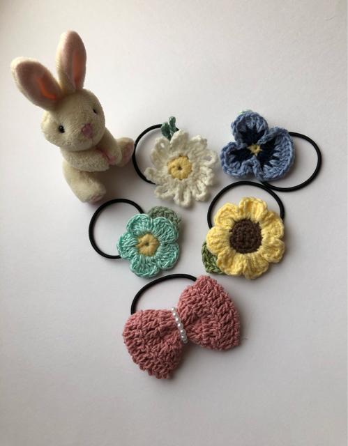 ハンドメイド  ヘアゴム 小さなお子様用 可愛いお花とリボン♪ < 女性ファッション  ハンドメイド  ヘアゴム 小さなお子様用 可愛いお花とリボン♪ < 女性ファッションの