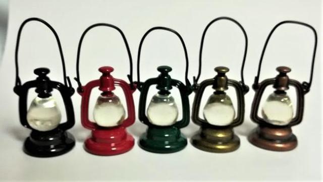 ミニチュア★ランタン★ランプ★ブラック★黒★リカちゃんにピッタリ♪ドールハウスに★色違い5色ございます★ < おもちゃ  ミニチュア★ランタン★ランプ★ブラック★黒★リカちゃんにピッタリ♪ドールハウスに★色違い5色ございます★ < おもちゃの