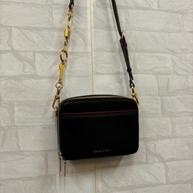 即決 CHARLES&KEITH キーチェーン ショルダーバッグ < ブランド  即決 CHARLES&KEITH キーチェーン ショルダーバッグ  < ブランドの