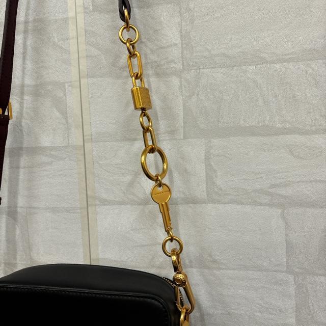 即決 CHARLES&KEITH キーチェーン ショルダーバッグ < ブランド  即決 CHARLES&KEITH キーチェーン ショルダーバッグ < ブランドの