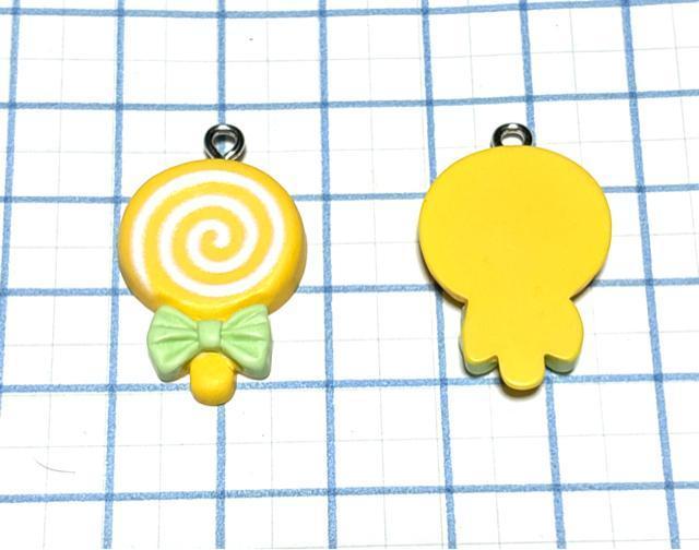 1050 黄色 渦巻きロリポップ 2個 樹脂チャーム アクセサリーパーツ キャンディ 飴 < ペット/手芸/園芸 1050 黄色 渦巻きロリポップ 2個 樹脂チャーム アクセサリーパーツ キャンディ 飴 < ペット/手芸/園芸の