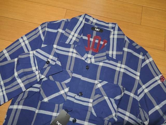 新品TMT背ロゴ開襟チェックシャツM紺刺繍ステッチBIG HOLIDAY < ブランド 新品TMT背ロゴ開襟チェックシャツM紺刺繍ステッチBIG HOLIDAY < ブランドの