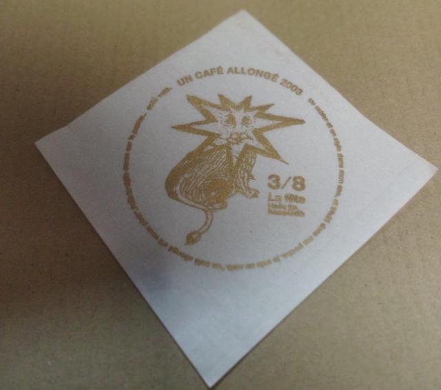2003年 金のライオンの描かれた綴じ目のある紙 非売品 < ホビー  2003年 金のライオンの描かれた綴じ目のある紙 非売品  < ホビーの