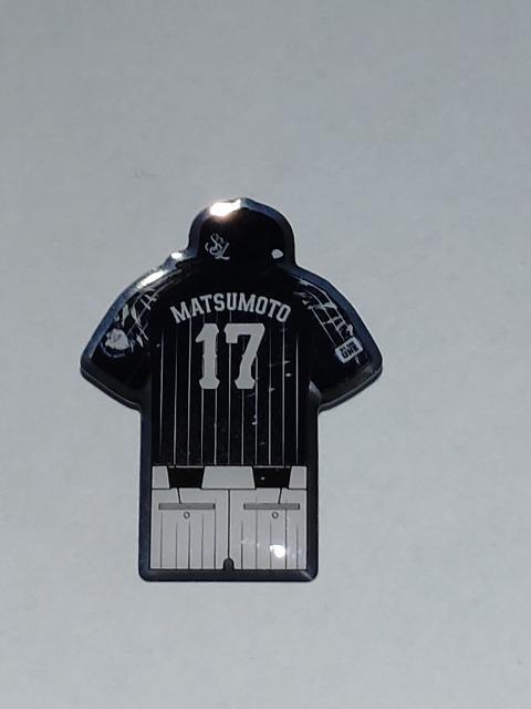 埼玉西武ライオンズ2024 ブルーシリーズ・ライオンズフェスティバルズ ユニフォーム型ピンバッチ 17 松本航投手 < レジャー/スポーツ  埼玉西武ライオンズ2024 ブルーシリーズ・ライオンズフェスティバルズ ユニフォーム型ピンバッチ 17 松本航投手 < レジャー/スポーツの