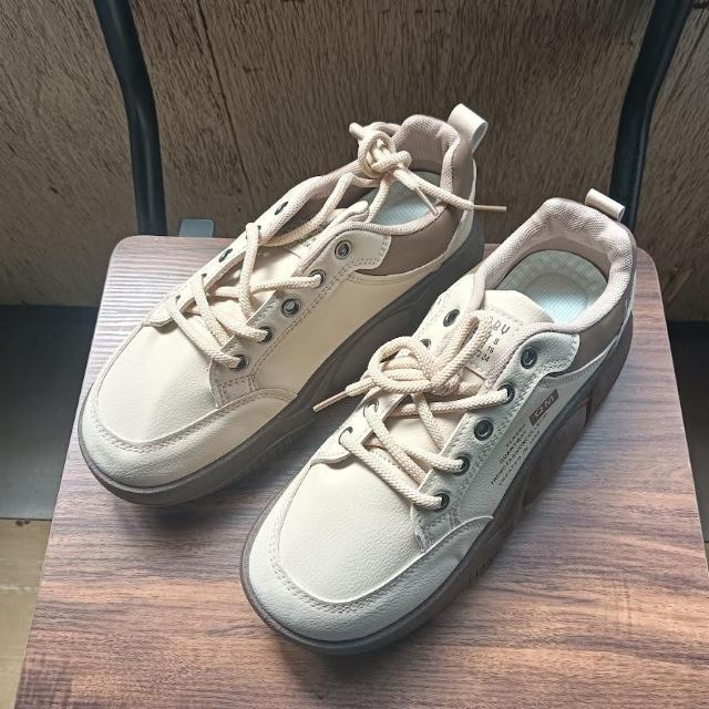 新品 24.5cm レディース スニーカー ベージュ シューズ 靴 カジュアル < 女性ファッション  新品 24.5cm レディース スニーカー ベージュ シューズ 靴 カジュアル  < 女性ファッションの