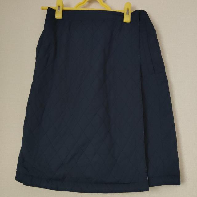 セオリア ネイビー キルティングスカート M < 女性ファッション セオリア ネイビー キルティングスカート M < 女性ファッションの