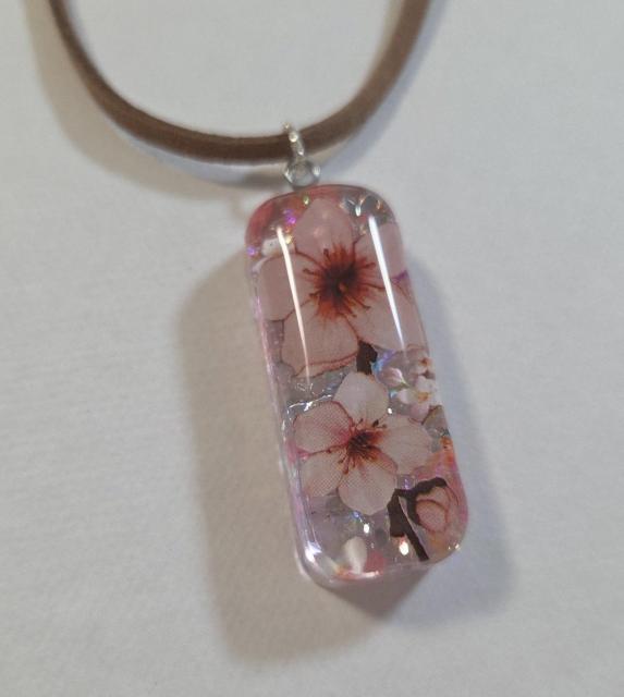 キラキラ素敵な桜レジンネックレス☆ハンドメイド レジンネックレス 桜ネックレス 春ネックレス 桜ペンダント レディース < 女性アクセサリー/時計 キラキラ素敵な桜レジンネックレス☆ハンドメイド レジンネックレス 桜ネックレス 春ネックレス 桜ペンダント レディース < 女性アクセサリー/時計の