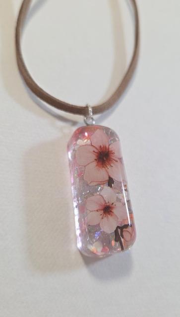 キラキラ素敵な桜レジンネックレス☆ハンドメイド レジンネックレス 桜ネックレス 春ネックレス 桜ペンダント レディース < 女性アクセサリー/時計 キラキラ素敵な桜レジンネックレス☆ハンドメイド レジンネックレス 桜ネックレス 春ネックレス 桜ペンダント レディース < 女性アクセサリー/時計の
