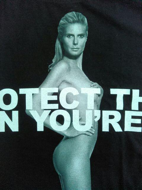 マークジェイコブスTシャツMARCJACOBS限定HEIDIKLUMサイズMフォトモデル < ブランド  マークジェイコブスTシャツMARCJACOBS限定HEIDIKLUMサイズMフォトモデル  < ブランドの