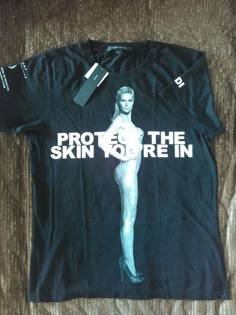 マークジェイコブスTシャツMARCJACOBS限定HEIDIKLUMサイズMフォトモデル < ブランド  マークジェイコブスTシャツMARCJACOBS限定HEIDIKLUMサイズMフォトモデル < ブランドの