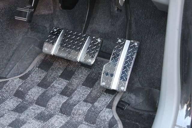 ★高品質★アルミ板風アルミペダルAT用★数量限定 < 自動車/バイク ★高品質★アルミ板風アルミペダルAT用★数量限定 < 自動車/バイク