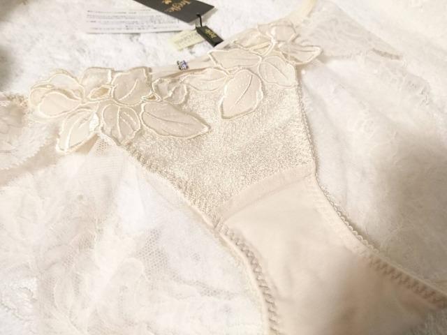 Trefle/トレフル/88G/椿/ノーマルスタンダードショーツ/M/BEパールベージュ/豪華総レース < 女性ファッション  Trefle/トレフル/88G/椿/ノーマルスタンダードショーツ/M/BEパールベージュ/豪華総レース < 女性ファッションの