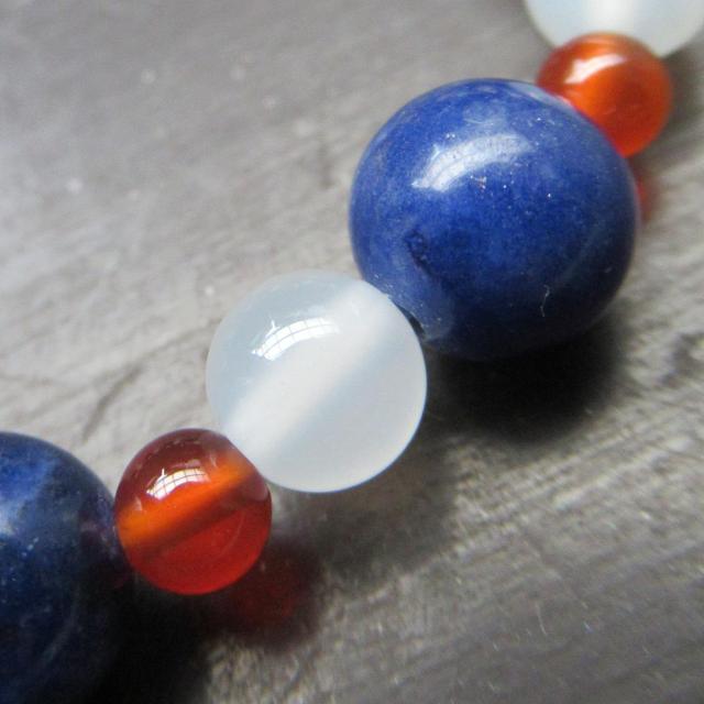 ソーダライトxホワイトカルセドニーxカーネリアンブレスレット < 女性アクセサリー/時計 ソーダライトxホワイトカルセドニーxカーネリアンブレスレット < 女性アクセサリー/時計の