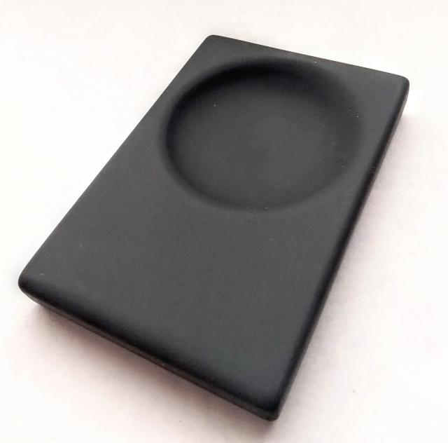 硯 一筆箋用 硯石 ミニ硯 大きさ見本に500円玉と写しました 携帯用硯 墨 水差し ケース < インテリア/ライフ  硯 一筆箋用 硯石 ミニ硯 大きさ見本に500円玉と写しました 携帯用硯 墨 水差し ケース < インテリア/ライフの