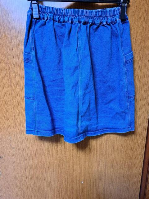 B 伸縮性のあるスカート < 女性ファッション  B 伸縮性のあるスカート < 女性ファッションの