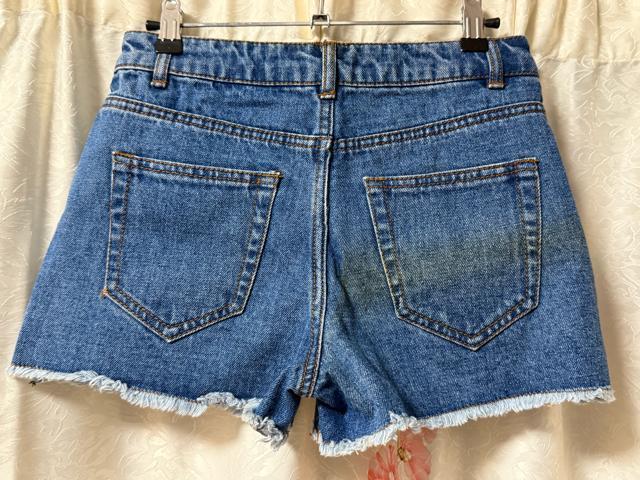 FOREVER 21 アメリカ国旗柄デニムショートパンツ  Sサイズ < ブランド  FOREVER 21 アメリカ国旗柄デニムショートパンツ  Sサイズ < ブランドの