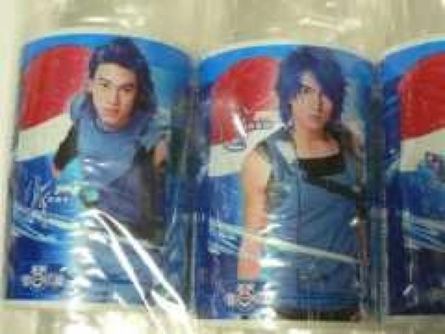 F4メンバー全員写真入りPepsiペットボトル(4本) < タレントグッズ F4メンバー全員写真入りPepsiペットボトル(4本) < タレントグッズの