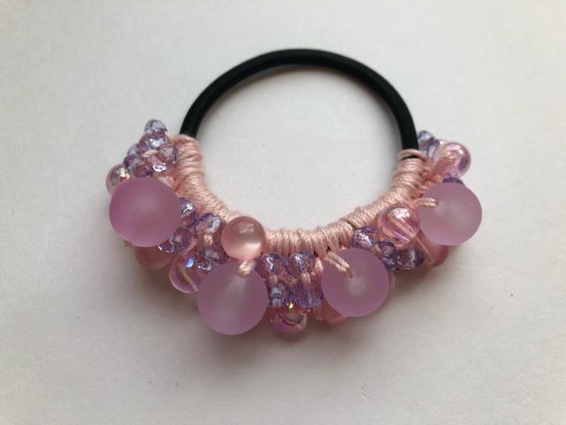 ハンドメイド ヘアゴム キラキラビーズ盛り盛り♪ ピンク < 女性ファッション  ハンドメイド ヘアゴム キラキラビーズ盛り盛り♪ ピンク < 女性ファッションの