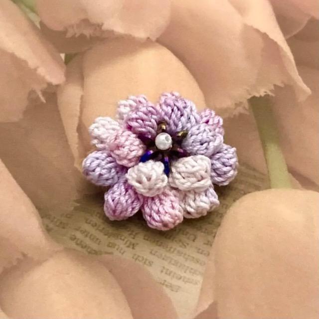 ハンドメイド♪レース編み ぽこぽこ花びらのお花モチーフブローチ < 女性ファッション  ハンドメイド♪レース編み ぽこぽこ花びらのお花モチーフブローチ  < 女性ファッションの