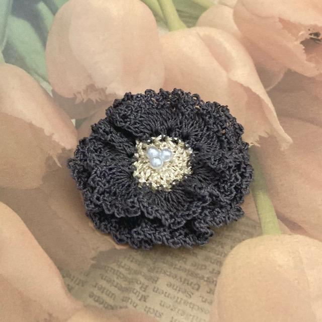 ハンドメイド レース編み フリルのお花ブローチ < 女性ファッション  ハンドメイド レース編み フリルのお花ブローチ  < 女性ファッションの