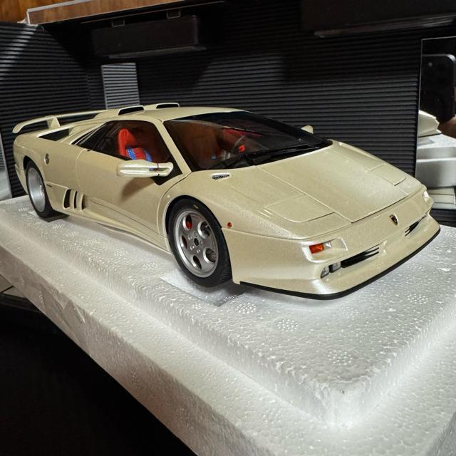 激レア未展示品オートアート1/18 ランボルギーニ ディアブロ SE30 イオタ < ホビー  激レア未展示品オートアート1/18 ランボルギーニ ディアブロ SE30 イオタ  < ホビーの