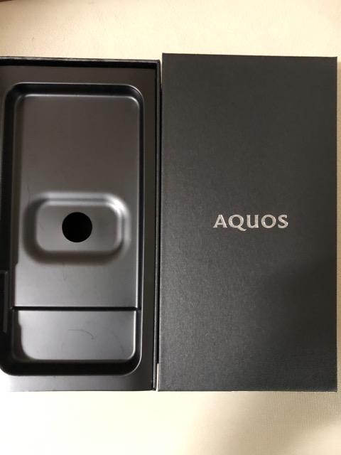 AQUOSX}tH̃P[X  PC{/Ӌ@ 