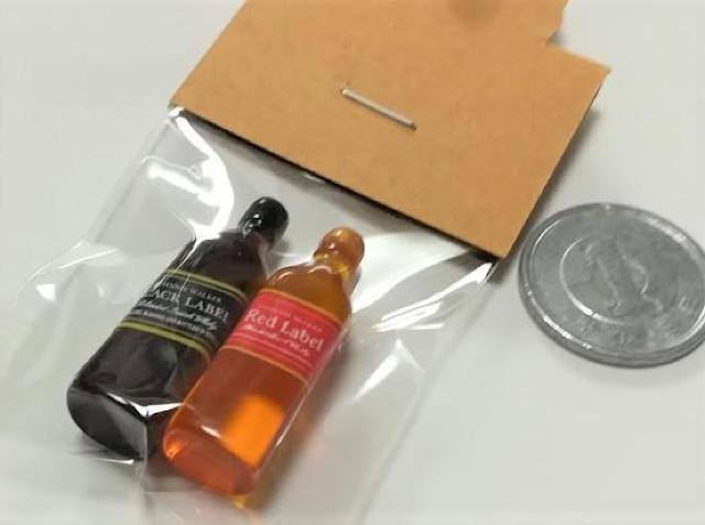 ミニチュア★ジョニーウォーカー★ジョニ黒&赤★ドールハウスに★ < おもちゃ ミニチュア★ジョニーウォーカー★ジョニ黒&赤★ドールハウスに★ < おもちゃの