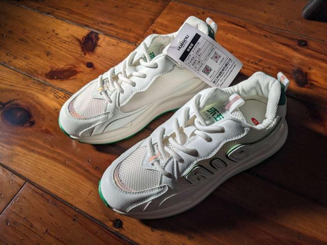 新品 22.5cm レディース スニーカー ホワイト グリーン ローカット 靴 < 女性ファッション  新品 22.5cm レディース スニーカー ホワイト グリーン ローカット 靴  < 女性ファッションの