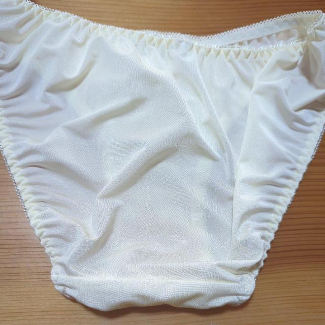 �V�i�ߗ� ���F�̃��[�t�� L