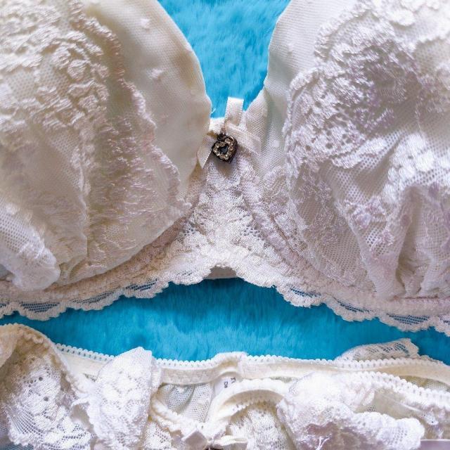 激エロカワッ.。。F80×L。。透けレースブラジャー&ショーツセット。。グラマー大きいサイズホワイト白ナチュラル清純 < 女性ファッション  激エロカワッ.。。F80×L。。透けレースブラジャー&ショーツセット。。グラマー大きいサイズホワイト白ナチュラル清純 < 女性ファッションの